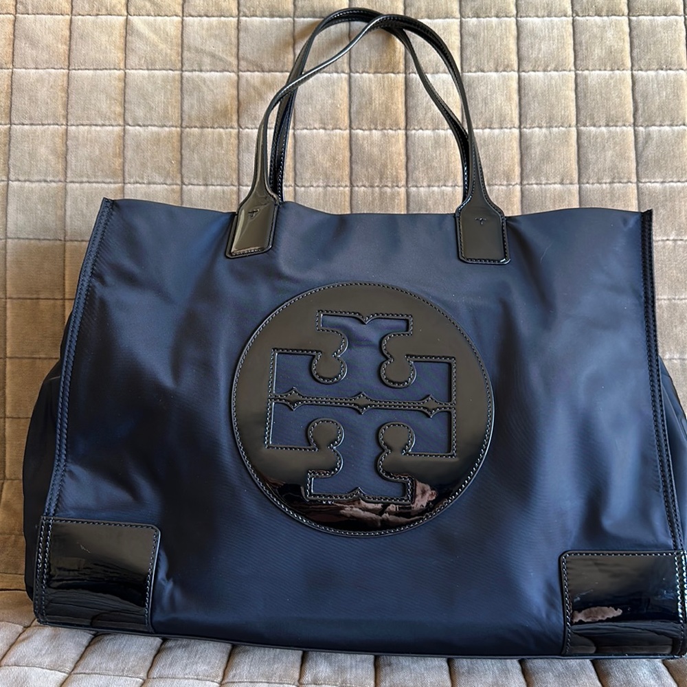 *BRAND NEW* Tory Burch Elle tote